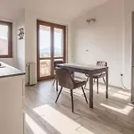 Apartment Guesthost - Oasis W Two Balconies! *