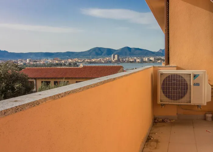 Guesthost - Oasis W Two Balconies! Appartement