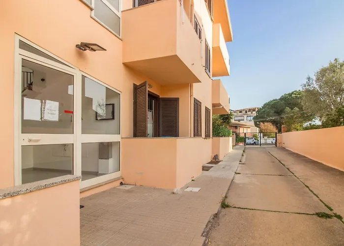 Guesthost - Oasis W Two Balconies! Olbia