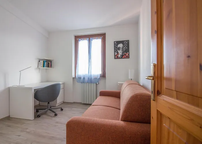 Guesthost - Oasis W Two Balconies!