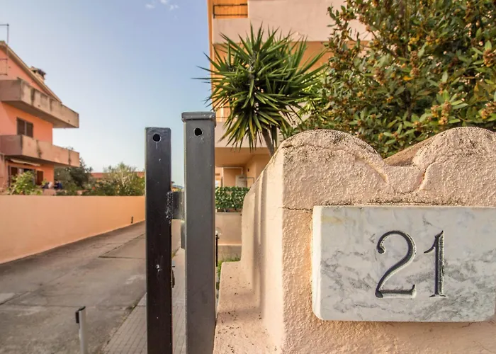 Guesthost - Oasis W Two Balconies!