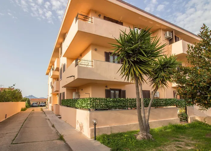 Guesthost - Oasis W Two Balconies! * Olbia